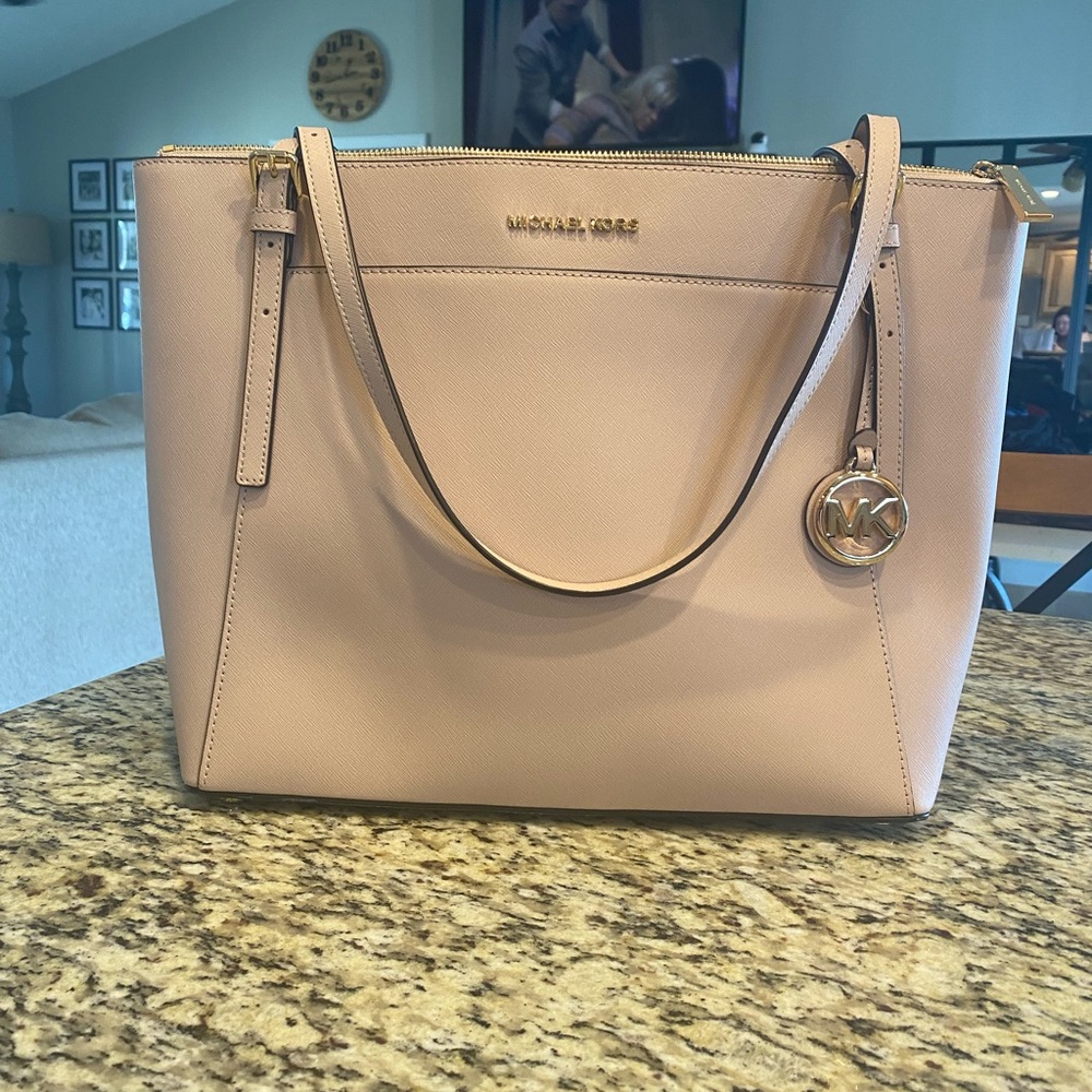 Pink Michael Kors Voyager Tote